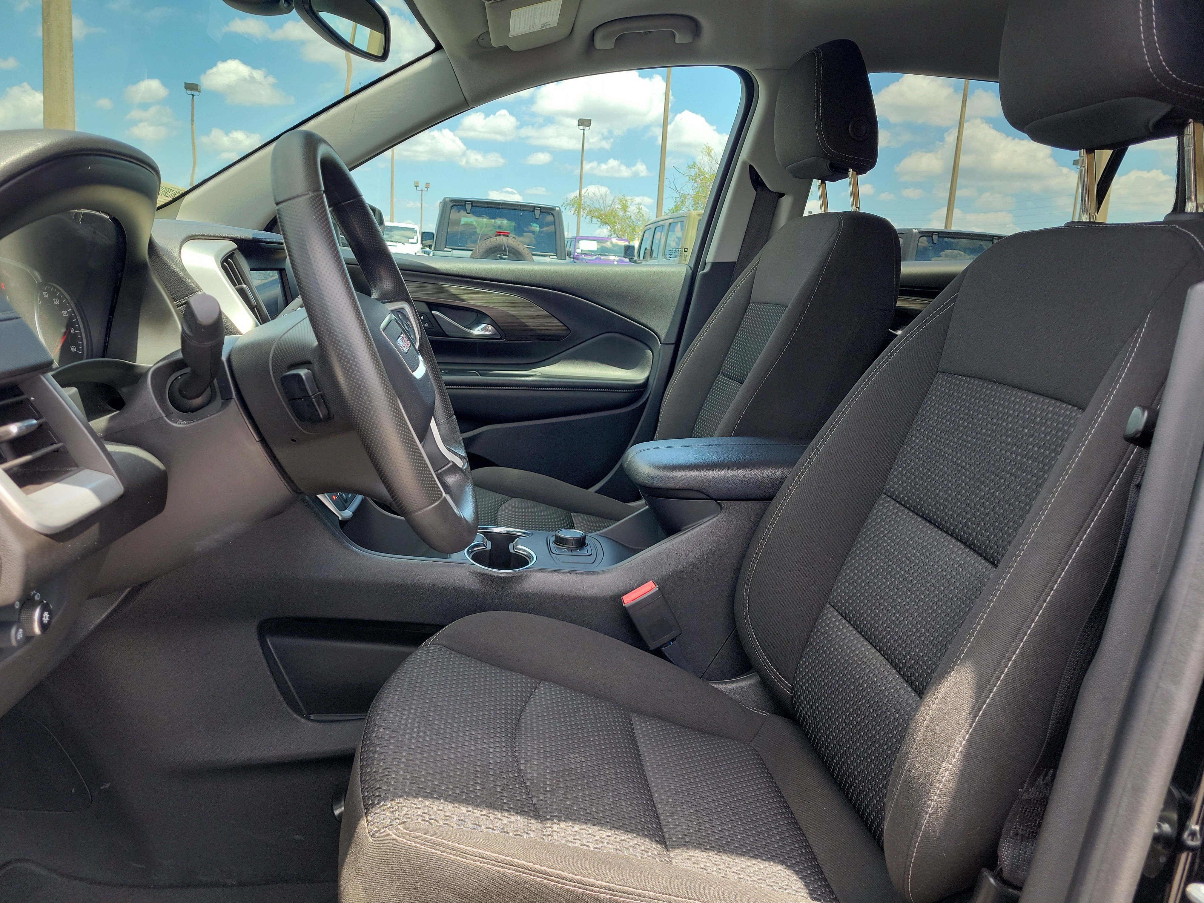 Used 2024 GMC Terrain SLE FWD image 14