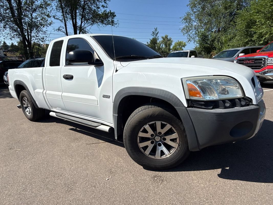 Used 2006 Mitsubishi Raider DuroCross RWD image 1
