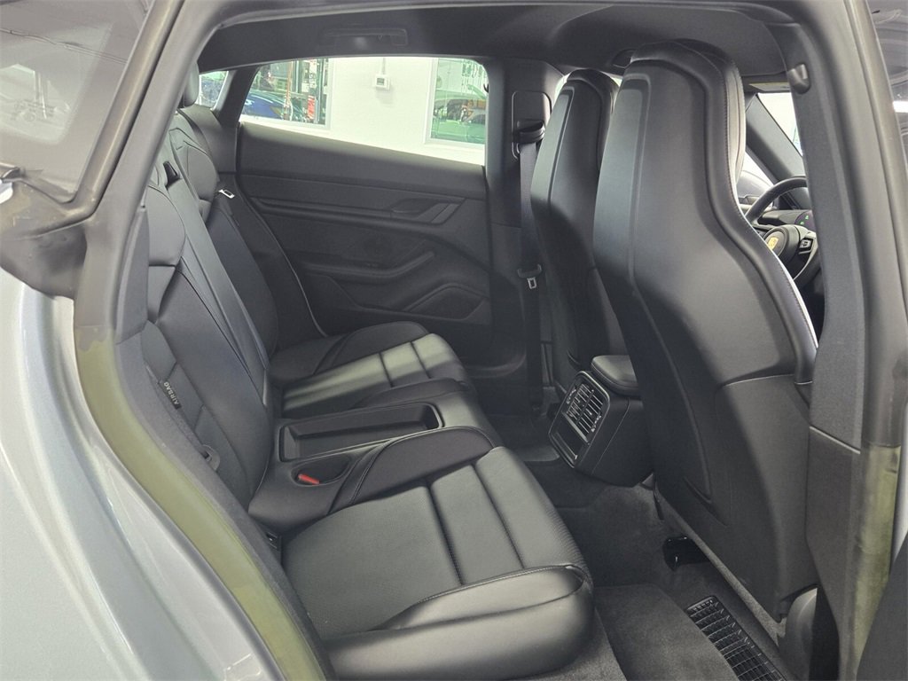 Used 2023 Porsche Taycan image 15
