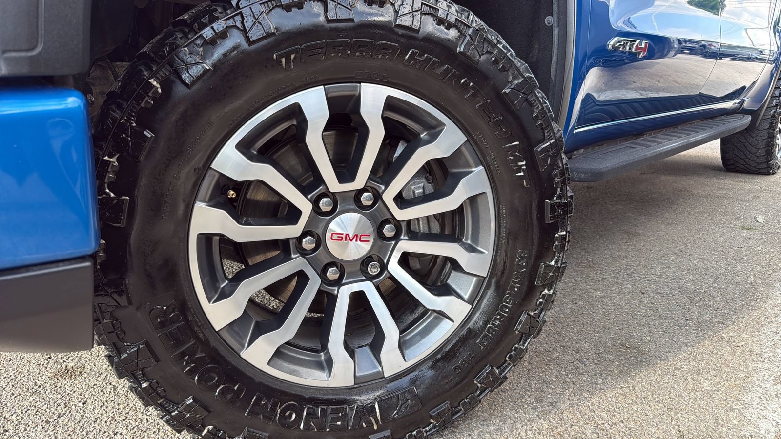 Used 2022 GMC Sierra 1500 AT4 w/ AT4 Preferred Package AWD/4WD image 29
