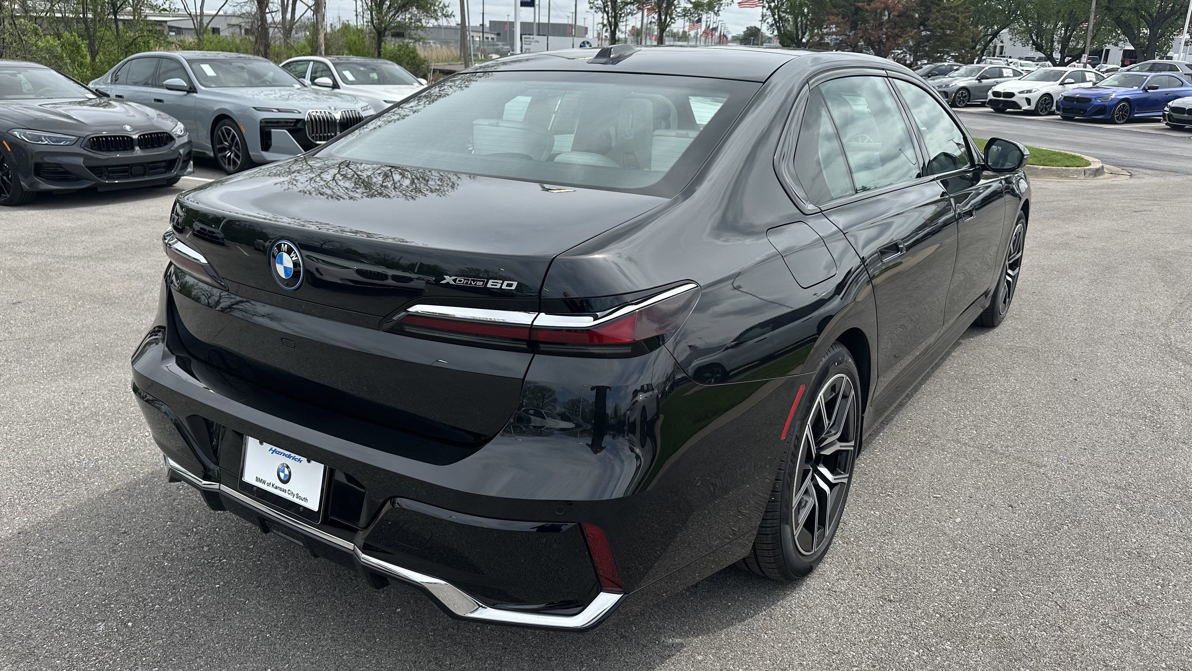 Certified 2025 BMW i7 xDrive60 w/ Premium Package AWD/4WD image 10