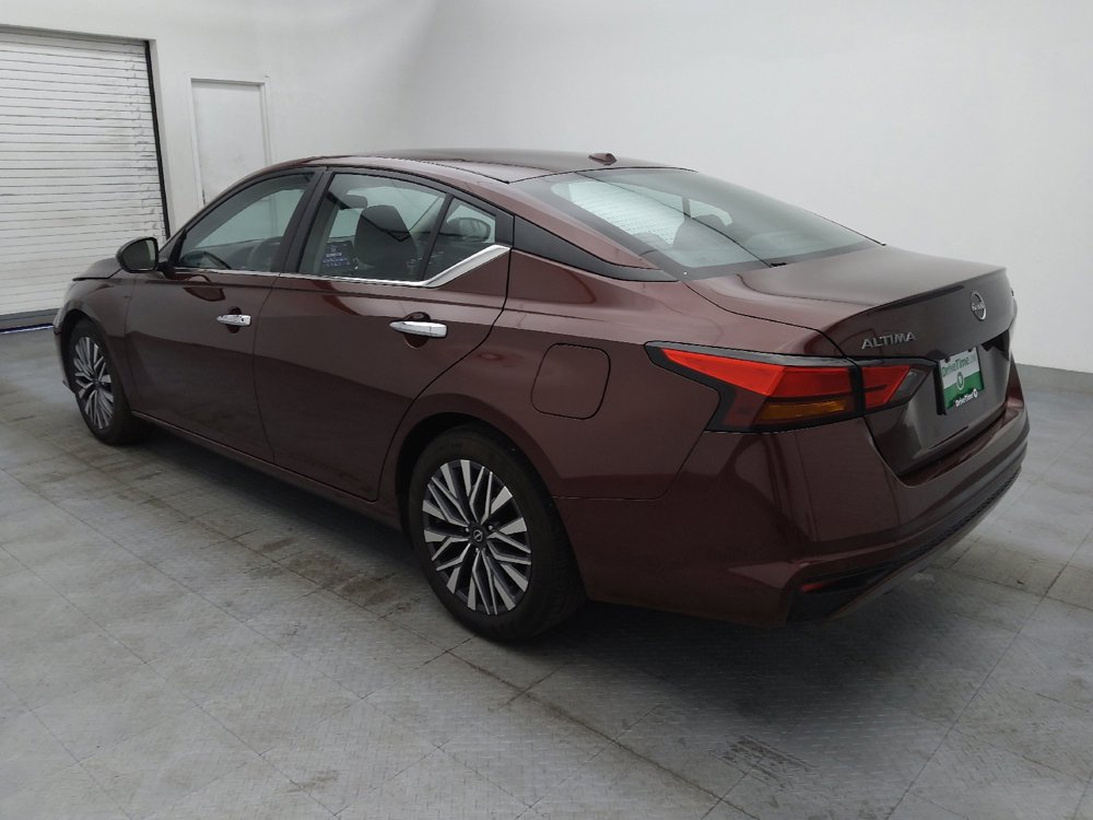 Used 2024 Nissan Altima 2.5 SV image 3