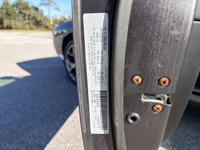 Used 2017 Dodge Challenger SXT image 29