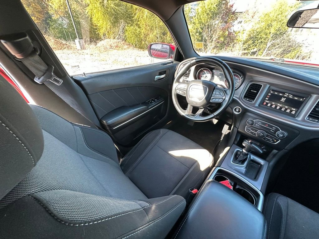 Used 2022 Dodge Charger SXT image 34