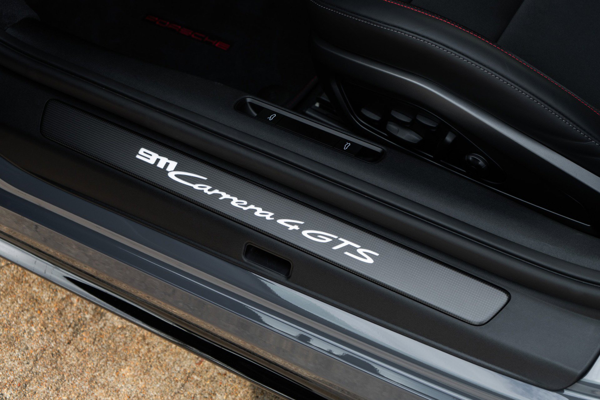 Used 2025 Porsche 911 Carrera 4 GTS image 39