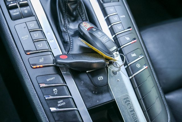 Used 2019 Porsche Macan Base image 23