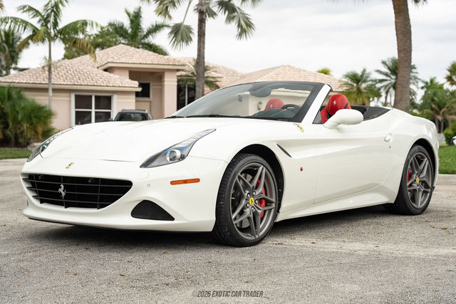 Used 2016 Ferrari California T image 14