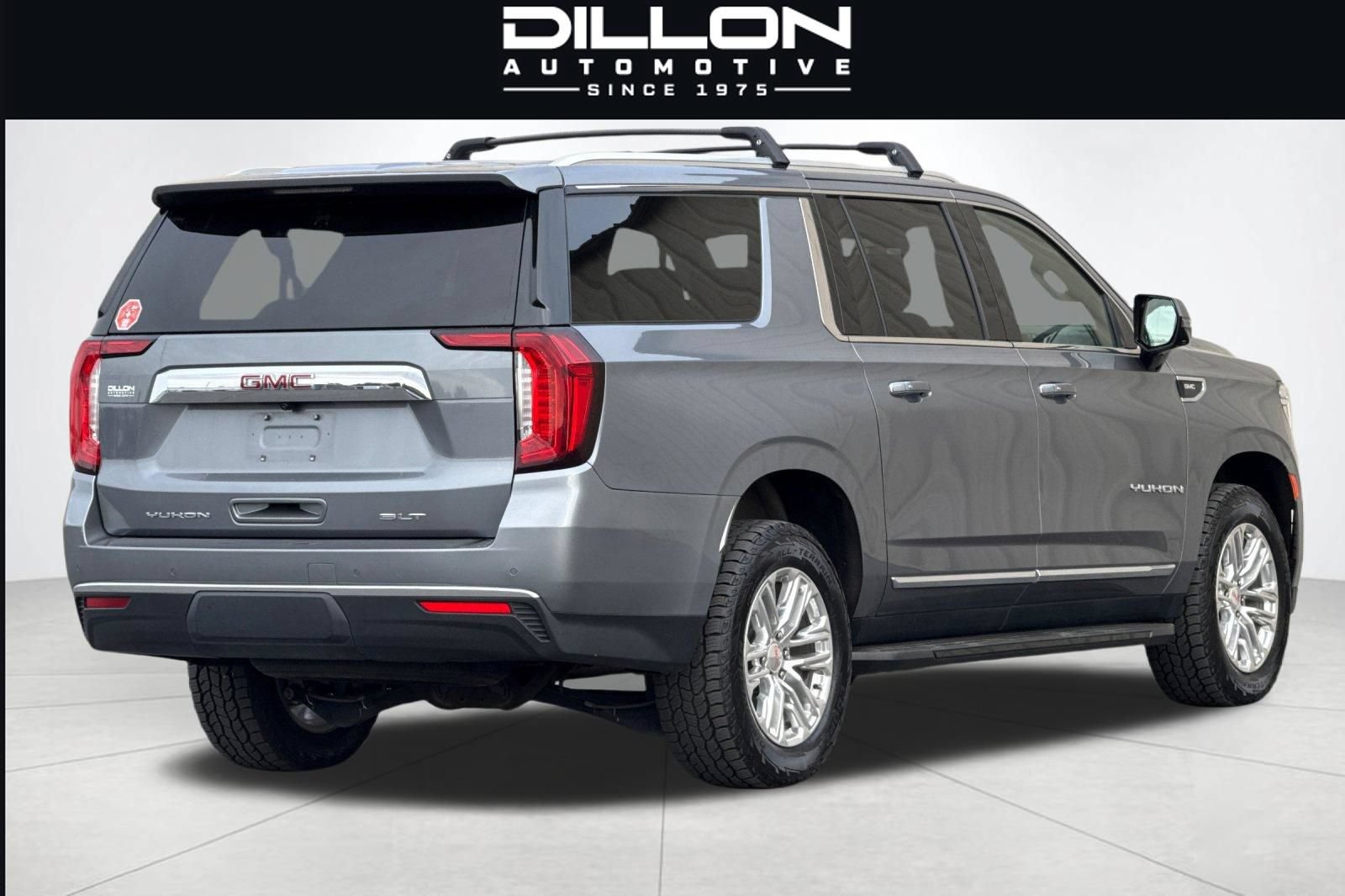 Used 2022 GMC Yukon XL SLT w/ SLT Premium Package AWD/4WD image 4
