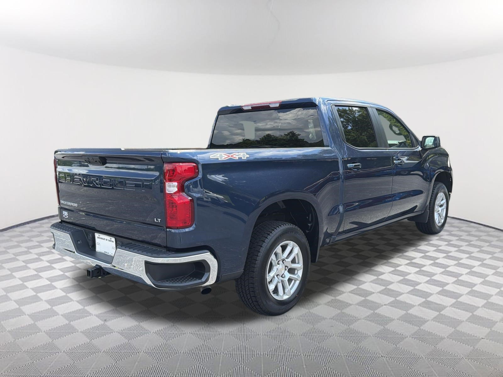 Used 2023 Chevrolet Silverado 1500 LT AWD/4WD image 5