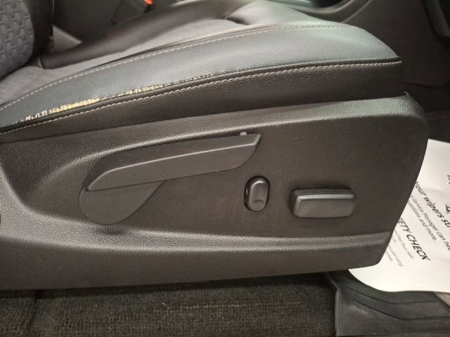 Used 2016 Chevrolet Colorado Z71 image 30