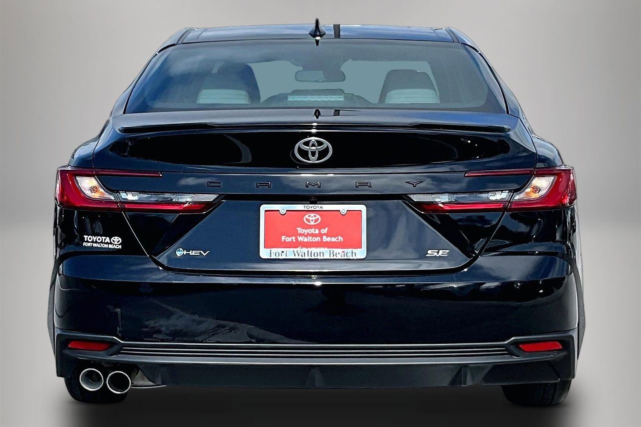 Used 2025 Toyota Camry SE image 6