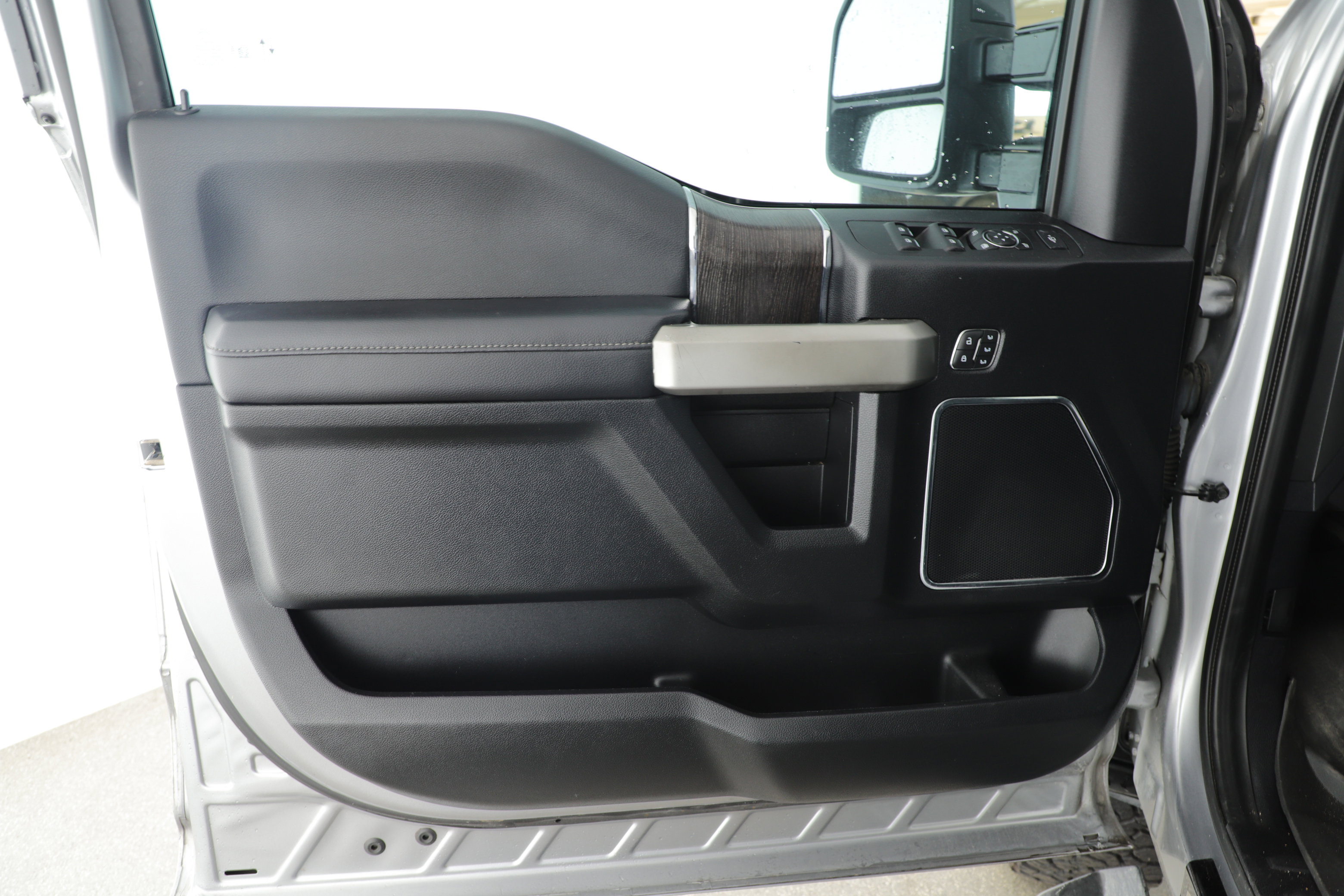Used 2020 Ford F250 Lariat AWD/4WD image 11