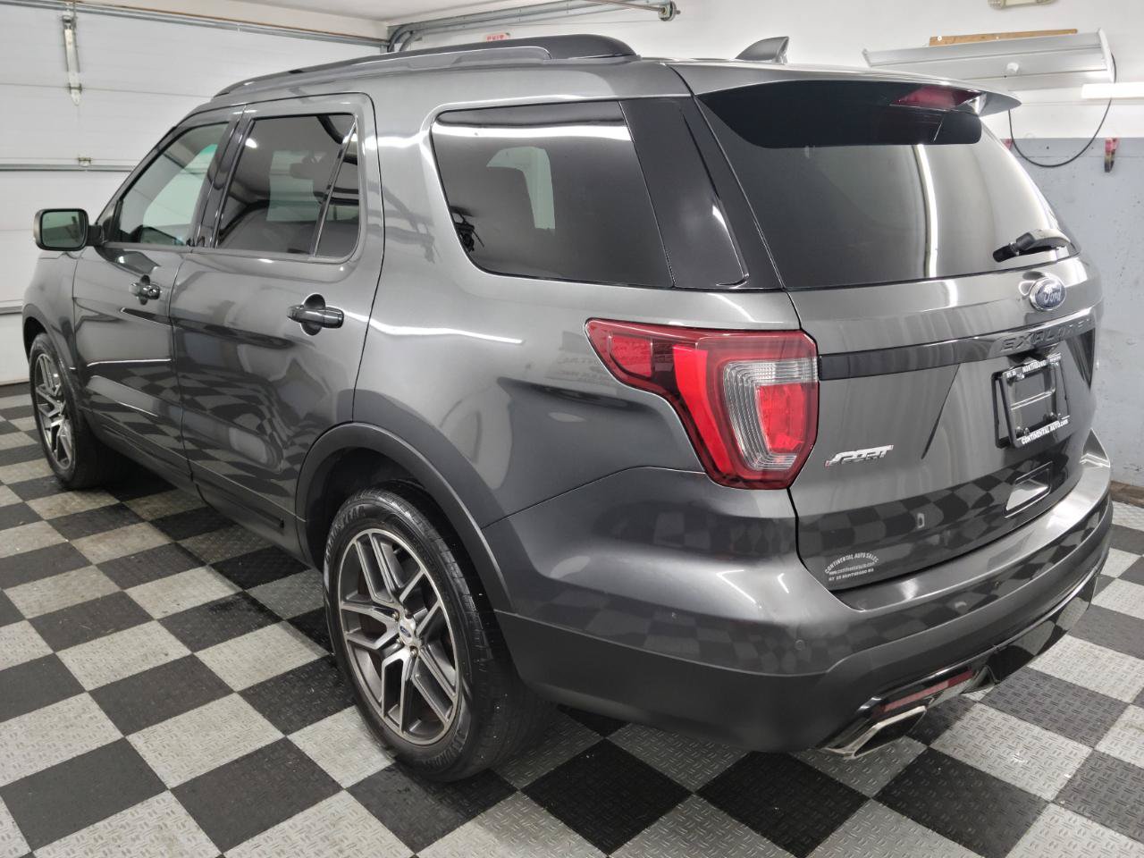 Used 2016 Ford Explorer Sport w/ Equipment Group 401A AWD/4WD image 3