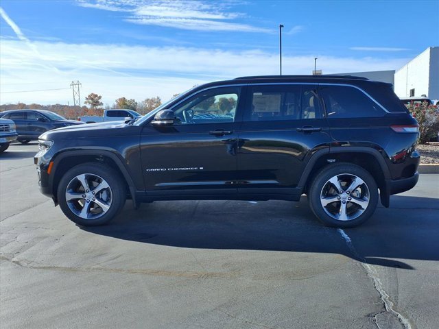 New 2025 Jeep Grand Cherokee Limited w/ MOPAR Finishing Package image 19
