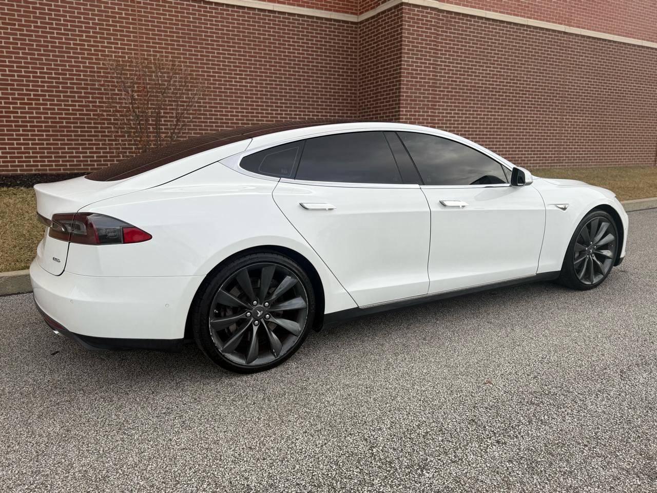 Used 2016 Tesla Model S 85D image 17
