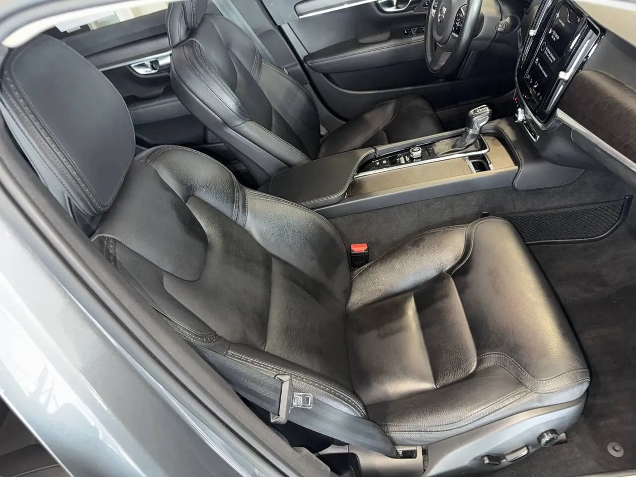 Used 2020 Volvo V90 T6 Cross Country AWD/4WD image 29
