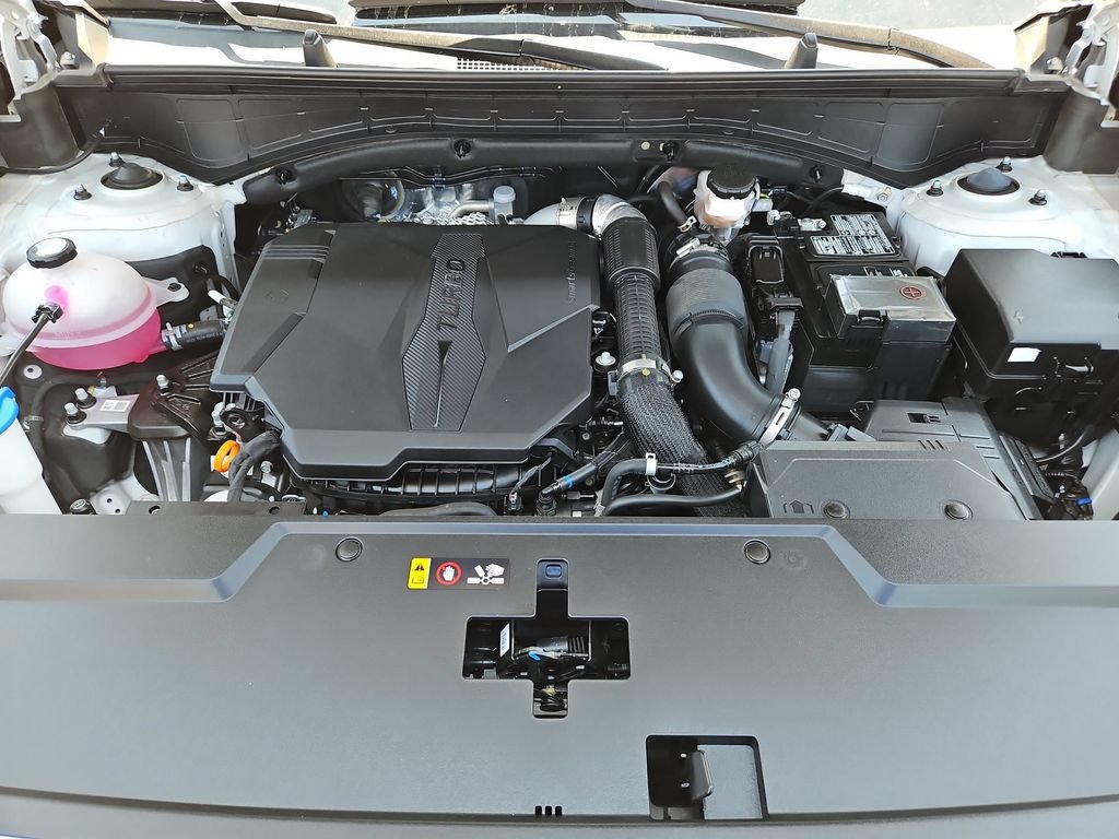 Used 2025 Hyundai Santa Fe SEL FWD image 35