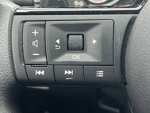 Used 2023 Nissan Rogue SV image 19