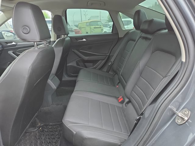Used 2023 Volkswagen Jetta SE FWD image 13