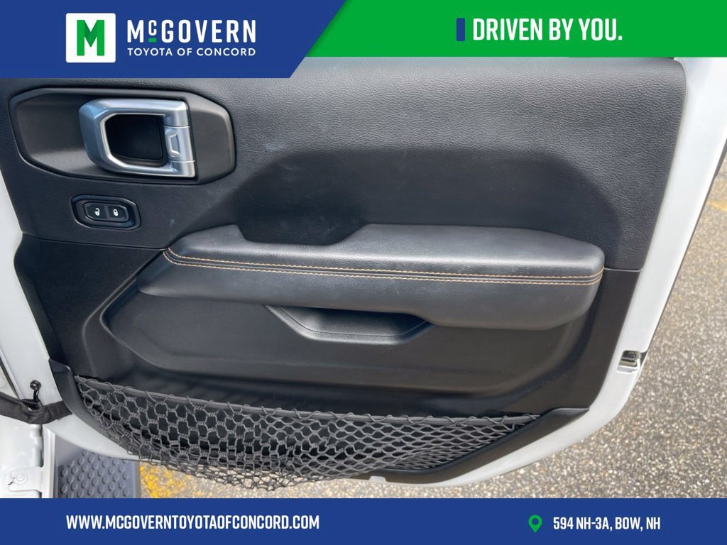 Used 2021 Jeep Wrangler Unlimited Sahara AWD/4WD image 31