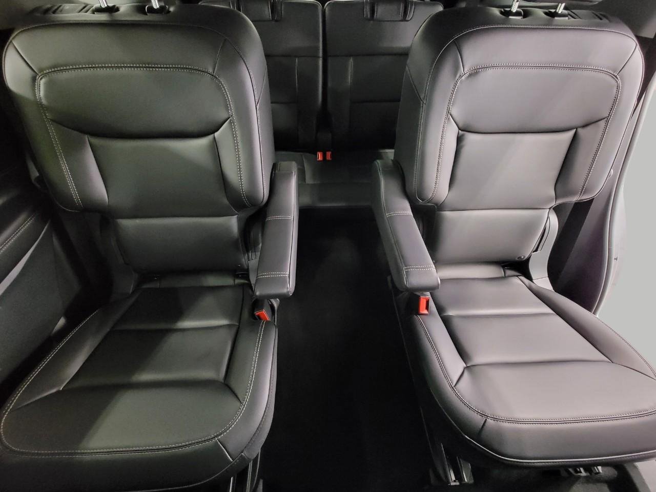 Used 2023 Ford Explorer XLT w/ Equipment Group 202A image 23