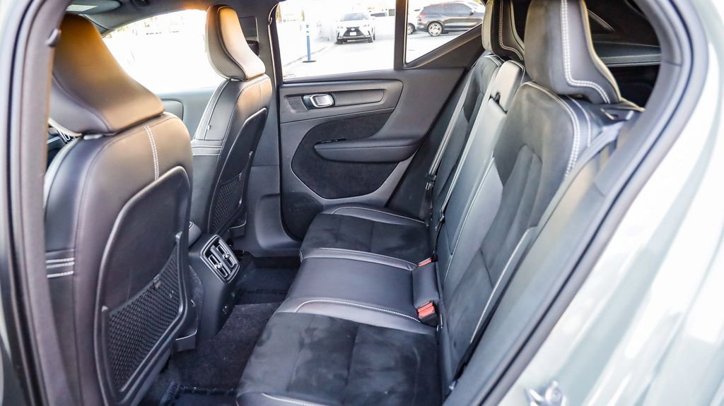 Used 2021 Volvo XC40 P8 Recharge image 20