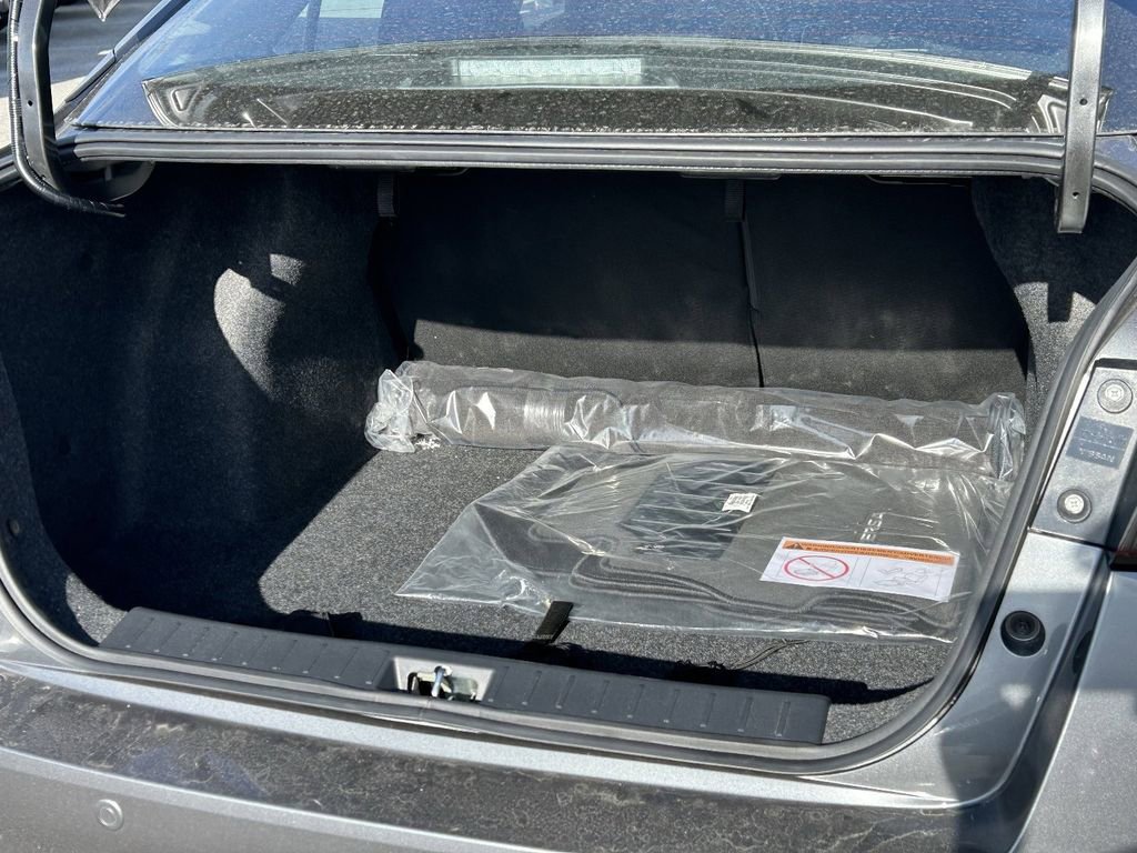 Used 2025 Nissan Versa SV w/ Trunk Package image 12