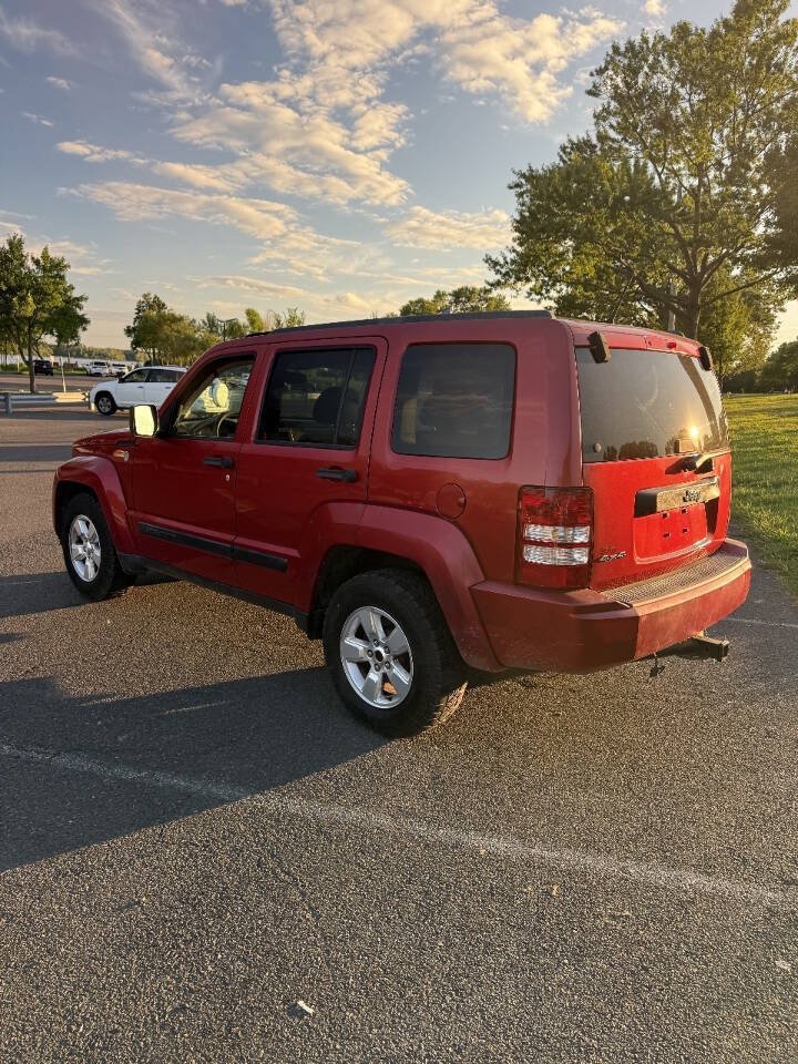 Used 2010 Jeep Liberty Sport w/ Popular Equipment Group AWD/4WD image 5