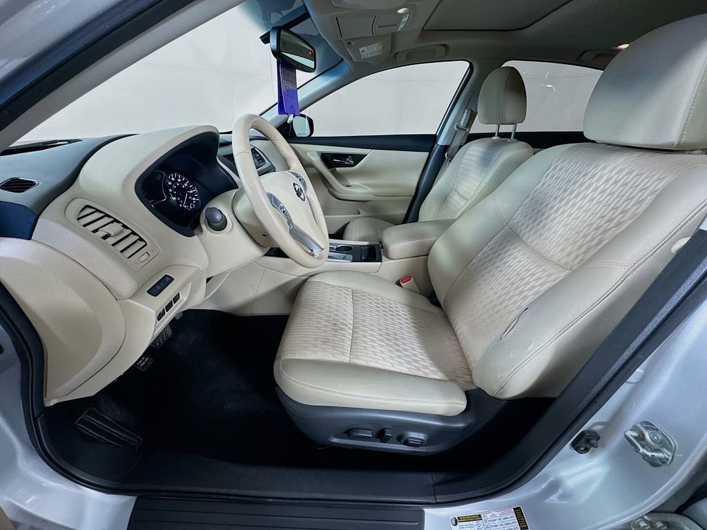 Used 2017 Nissan Altima 2.5 SV w/ Convenience Package image 24