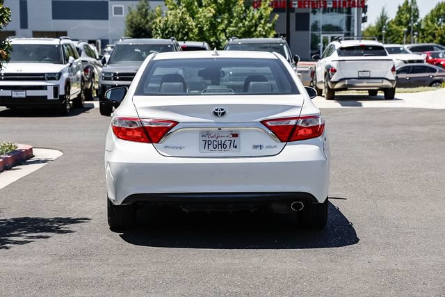 Used 2016 Toyota Camry XLE w/ Moonroof Package FWD image 4