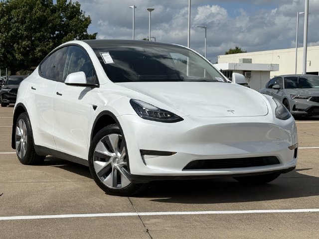 Used 2023 Tesla Model Y Long Range AWD/4WD image 2