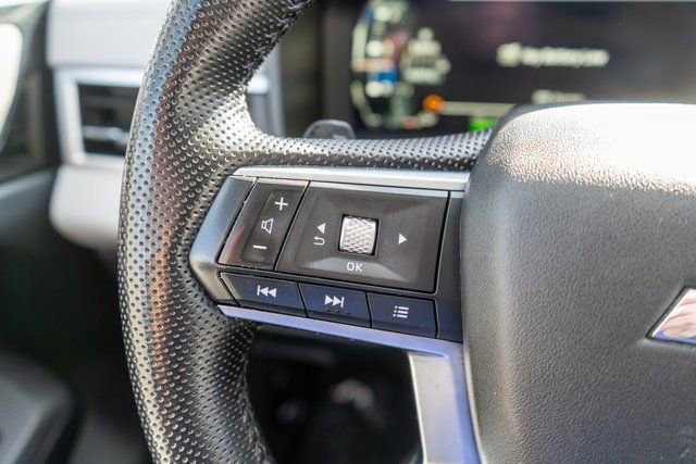 Used 2023 Mitsubishi Outlander 4WD Plug-In Hybrid image 28