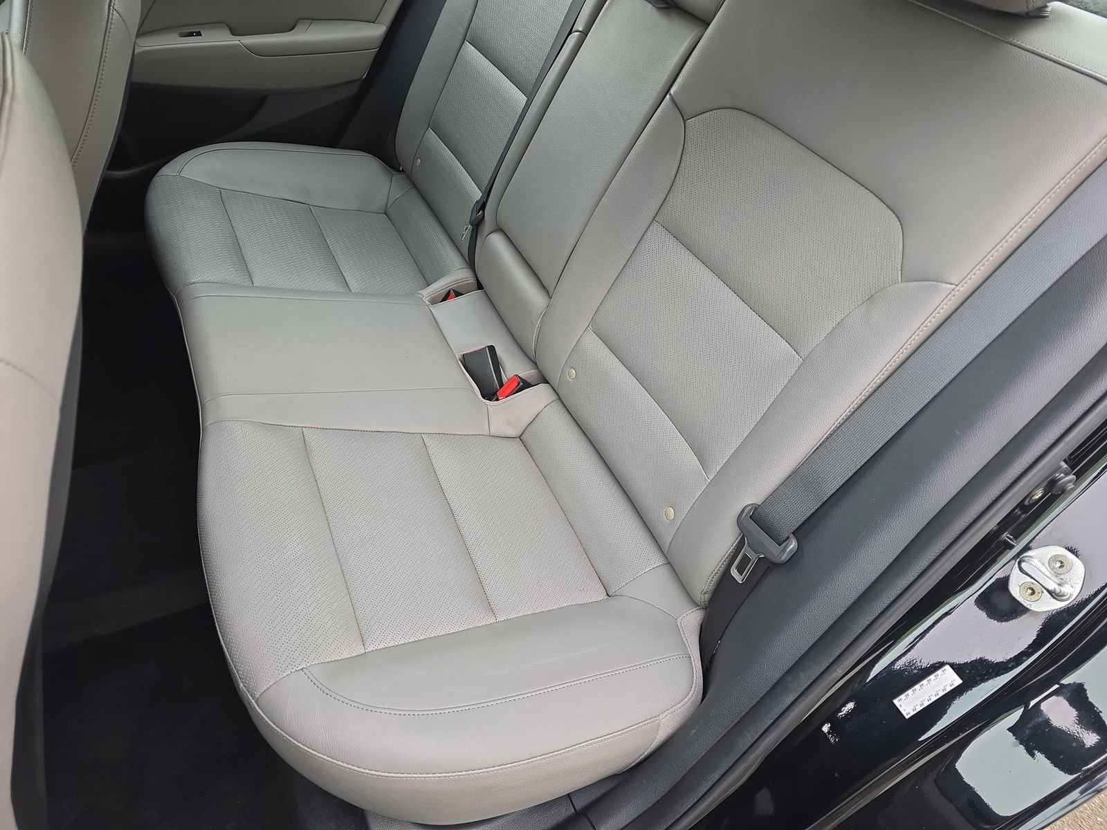 Used 2018 Hyundai Elantra Limited w/ Cargo Package image 17