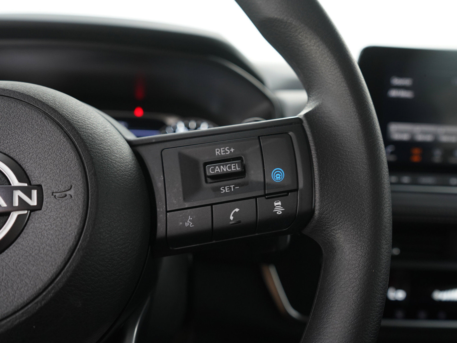 Used 2024 Nissan Rogue SV AWD/4WD image 28