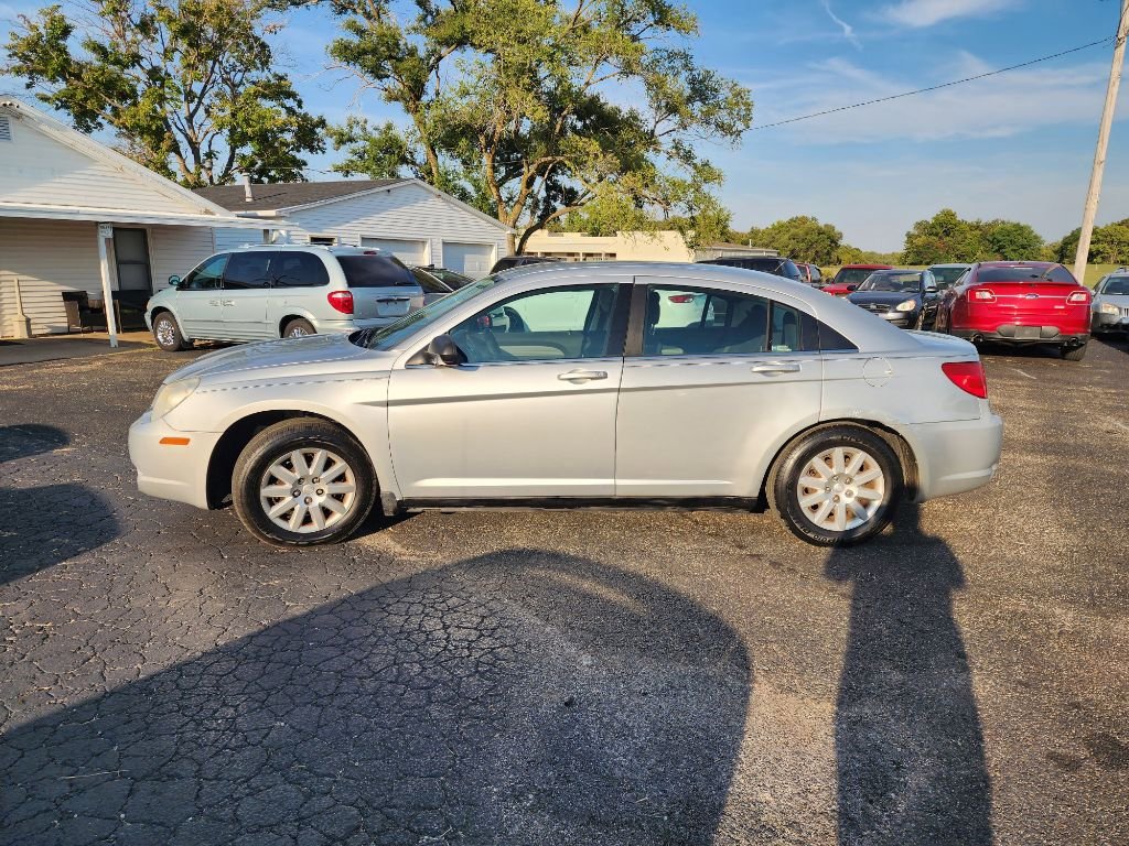 Used 2010 Chrysler Sebring Touring image 9
