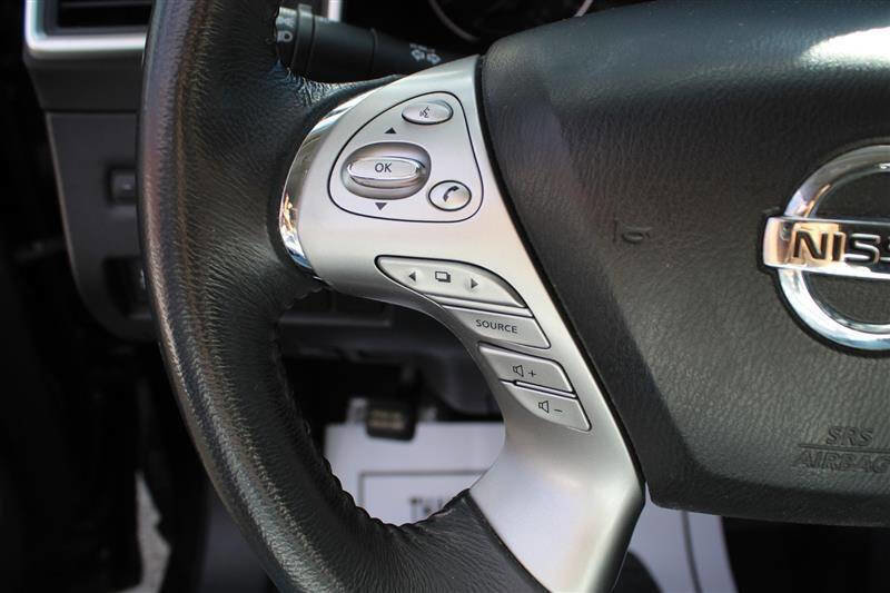 Used 2015 Nissan Murano SL w/ Cargo Package image 17