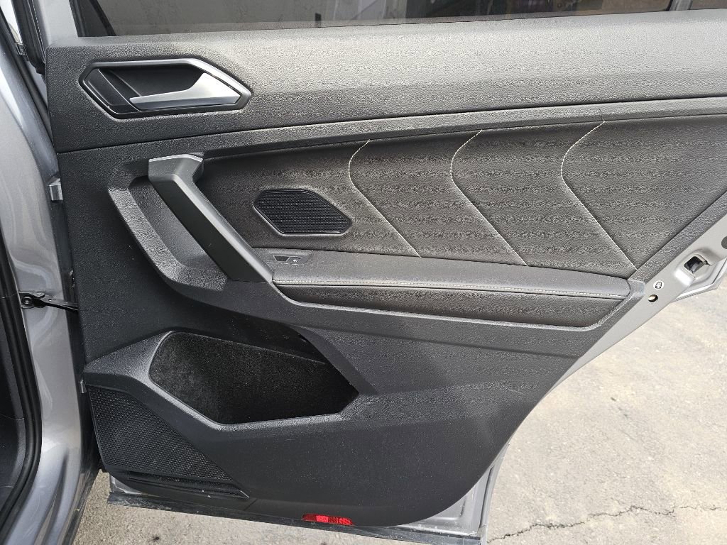 Used 2024 Volkswagen Tiguan SE R-Line image 37