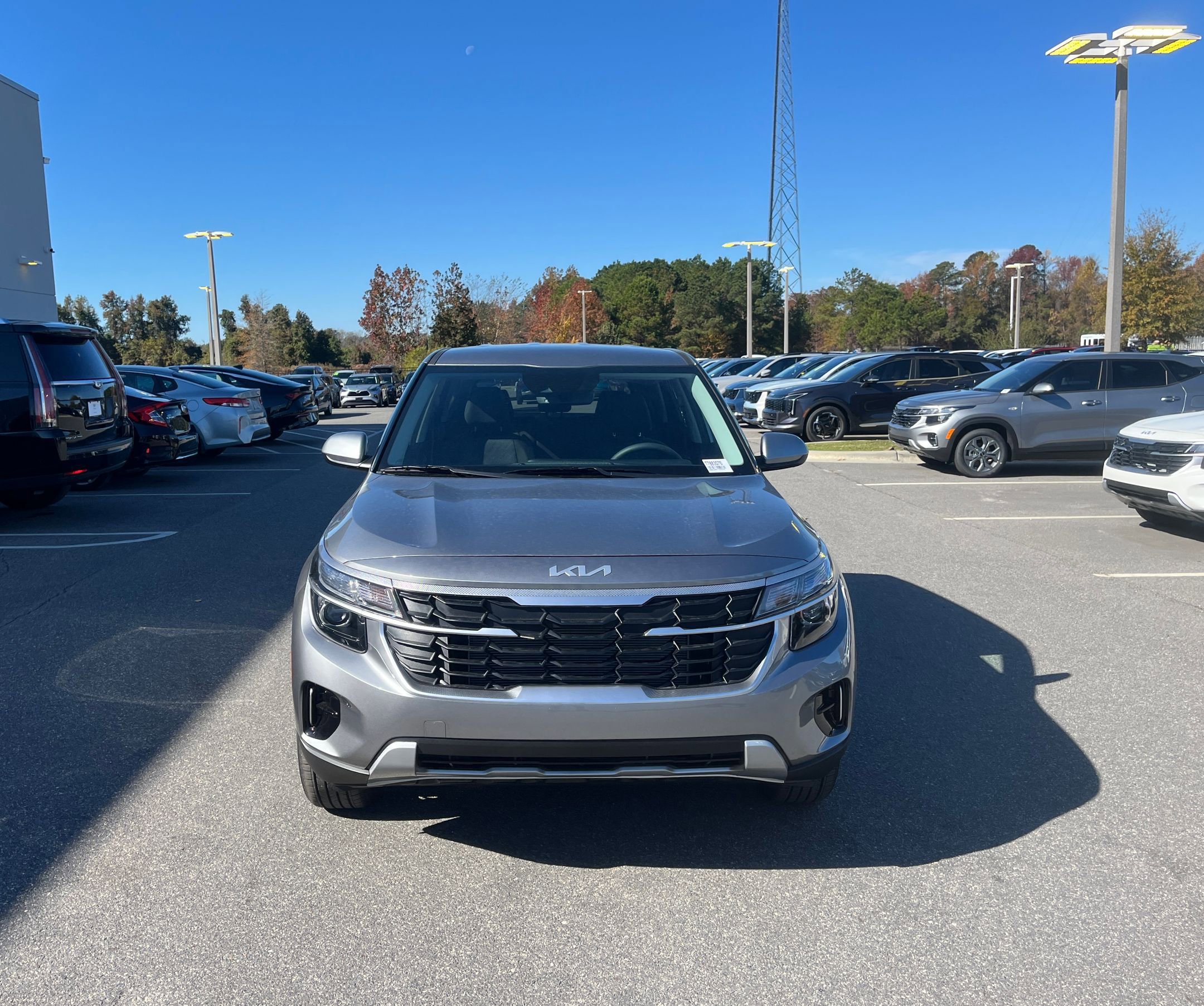 New 2026 Kia Seltos LX image 2