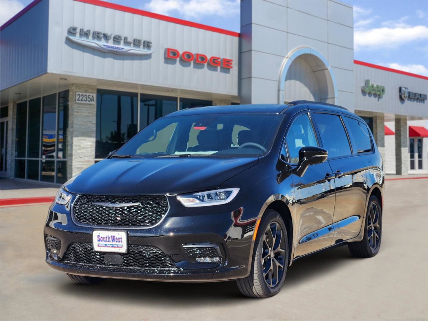 New 2026 Chrysler Pacifica Limited video 2