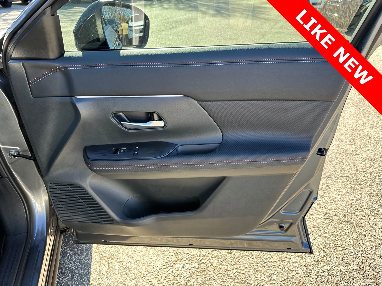 Certified 2025 Nissan Kicks SR image 14