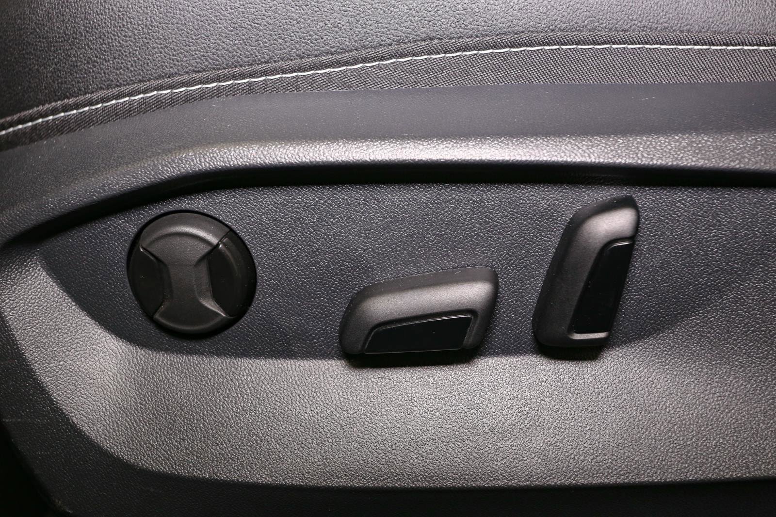 Used 2025 Volkswagen Taos SEL w/ Black Wheel Plus Package image 42