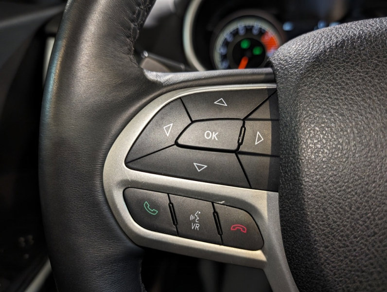 Used 2017 Jeep Cherokee Overland w/ Technology Group image 51