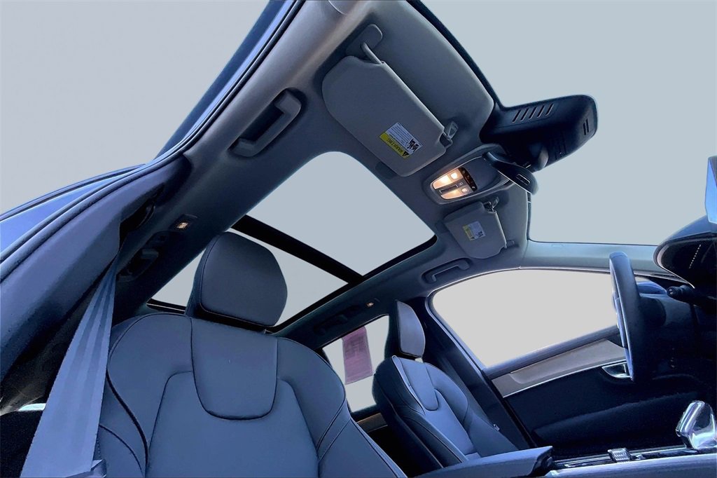 Certified 2026 Volvo XC90 B6 Plus w/ Protection Package Premier image 28