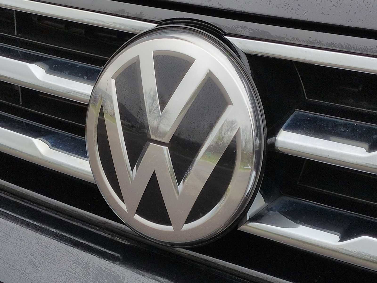 Used 2021 Volkswagen Tiguan SE AWD/4WD image 11