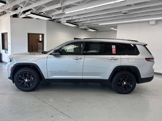 Used 2023 Jeep Grand Cherokee L Limited w/ Trailer Tow Group (B) AWD/4WD image 8