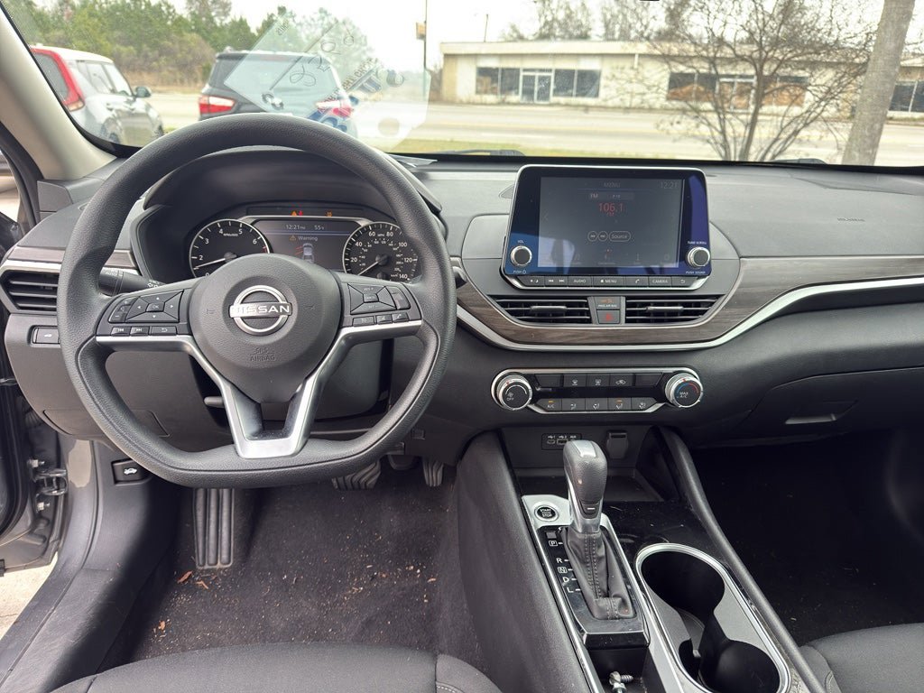 Used 2024 Nissan Altima 2.5 SV FWD image 22