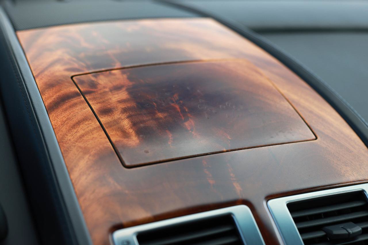 Used 2006 Aston Martin DB9 Volante RWD image 37