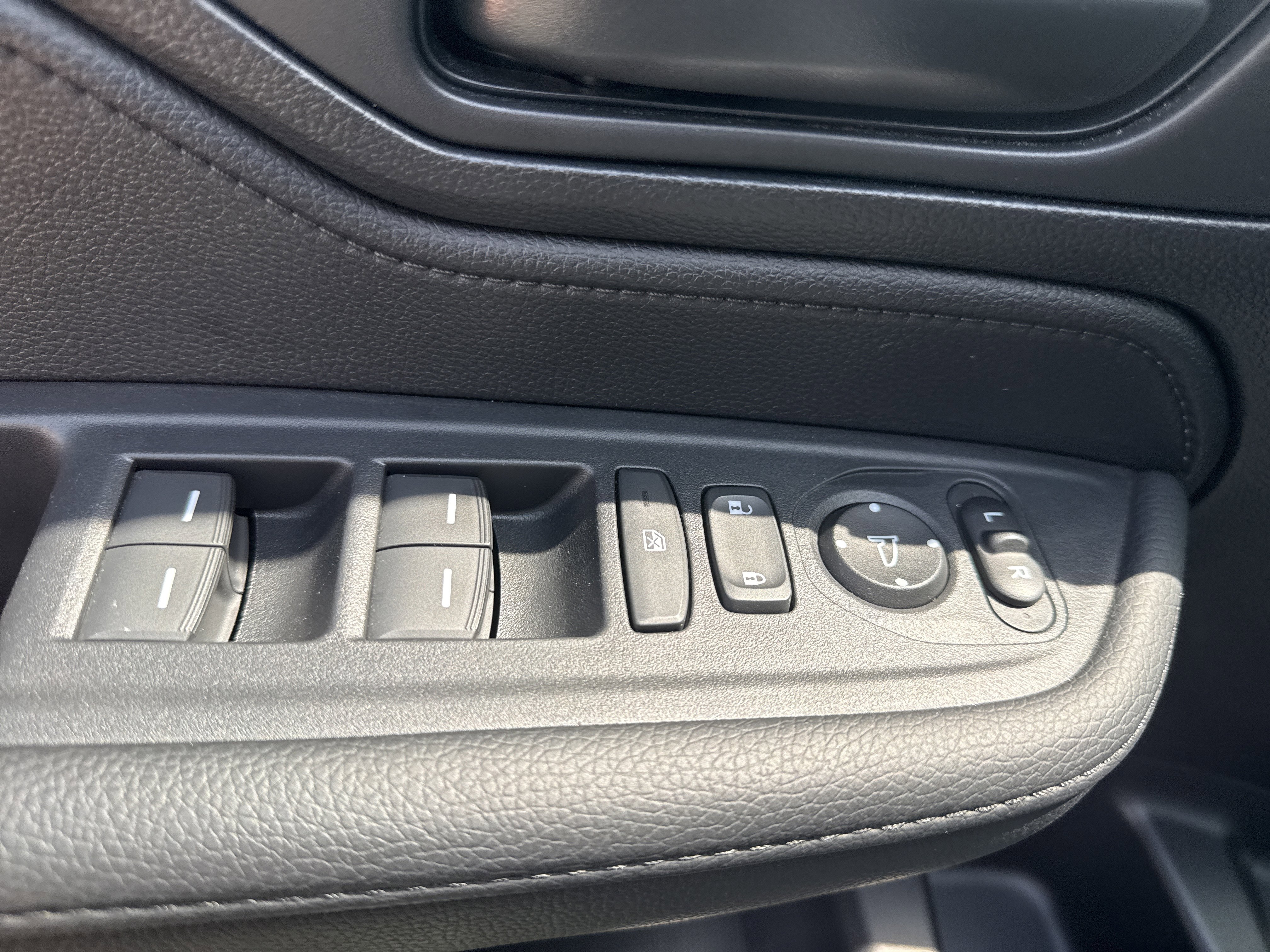 Certified 2025 Honda Odyssey EX-L image 19