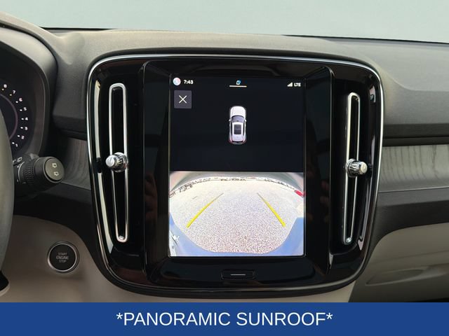 Used 2023 Volvo XC40 B4 Ultimate FWD image 11