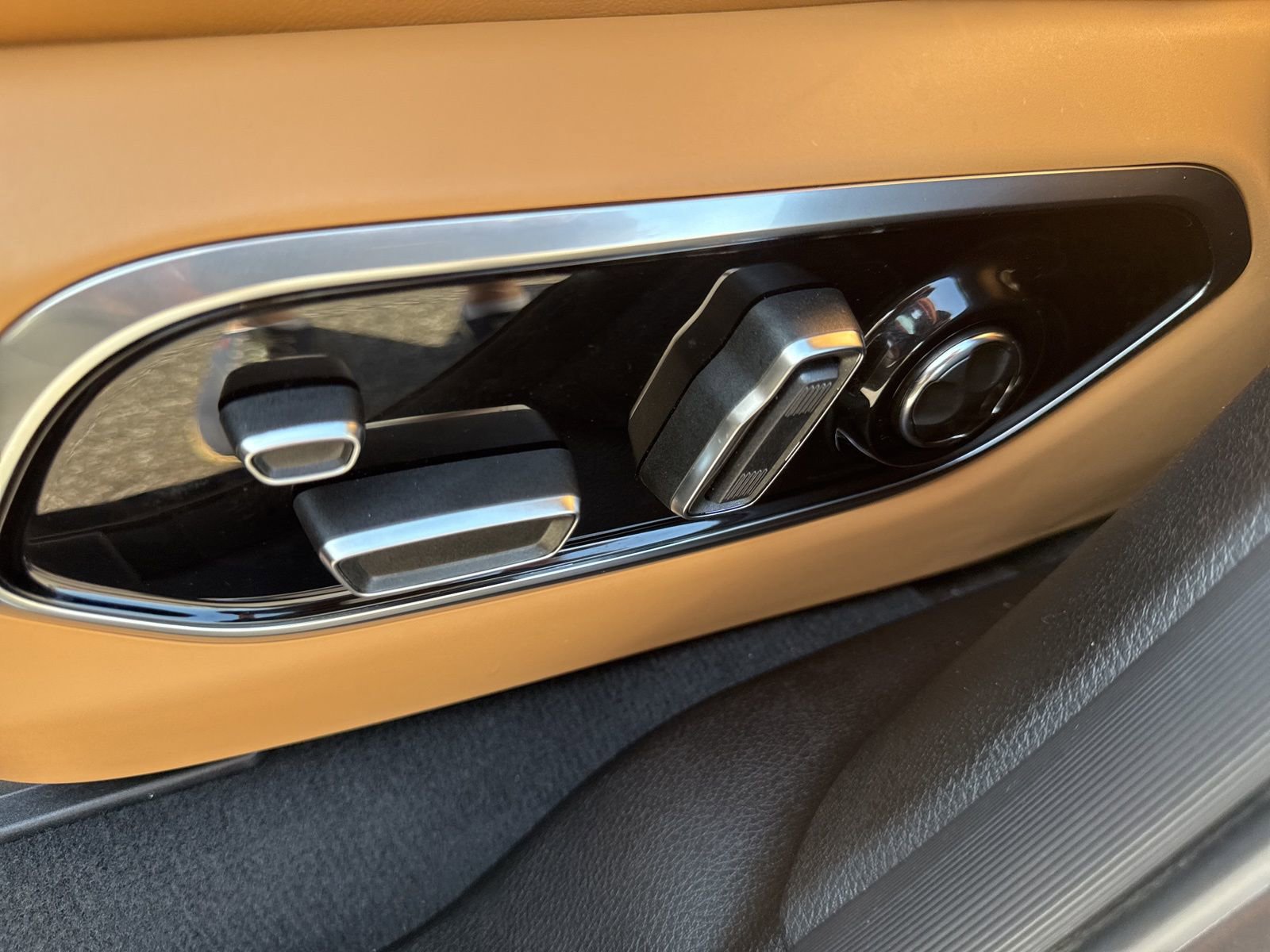 Used 2024 Jeep Grand Cherokee L Summit w/ Advanced Protech Group IV image 25